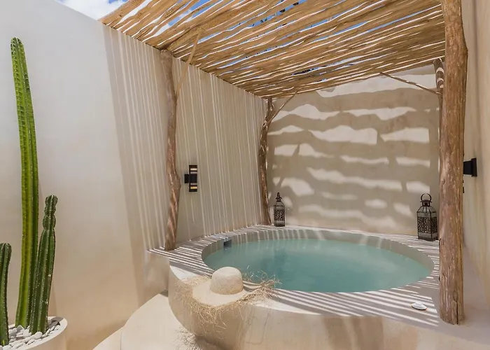 Saleya With Jacuzzi Villa