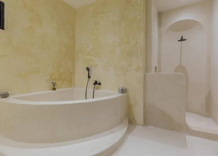 Villa Saleya With Jacuzzi Canggu