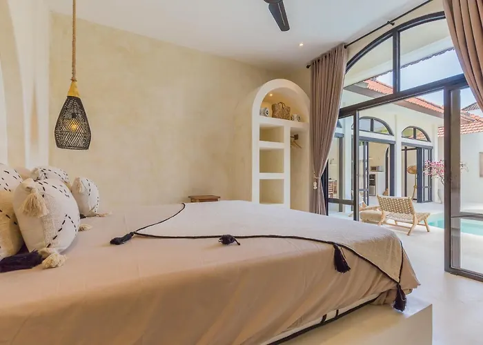 Saleya With Jacuzzi Villa *