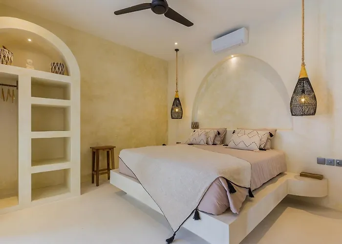 Saleya With Jacuzzi Villa Canggu