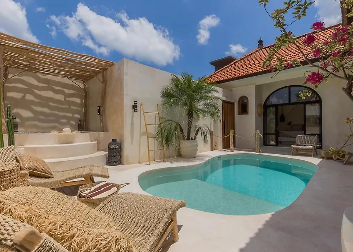 Saleya With Jacuzzi Villa